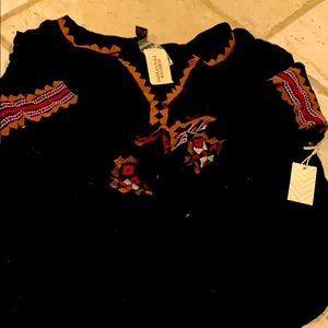 A black long sleeve shirt